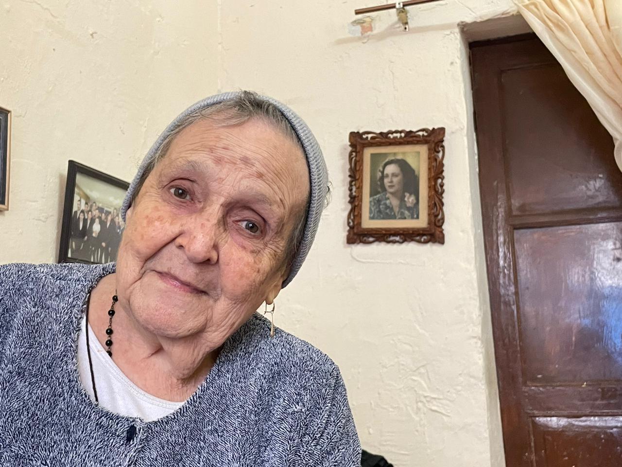 $!Doña María Teresa Cavazos es una de las mujeres que por primera vez votó hace 70 años.