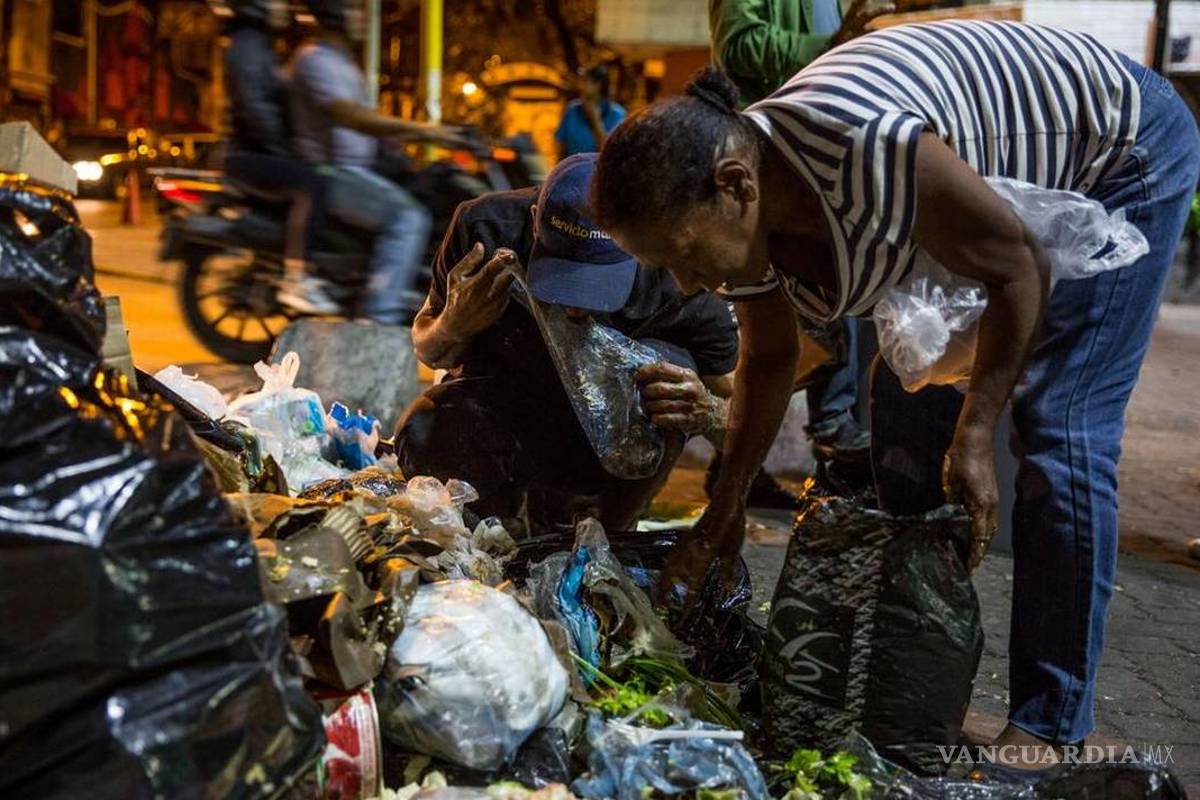 Comer de la basura, el drama del hambre en Venezuela