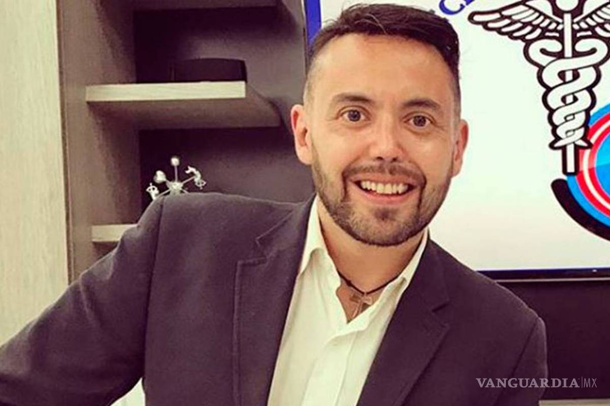 Mauricio Clark dice que se apareció la Virgen en el árbol de su casa