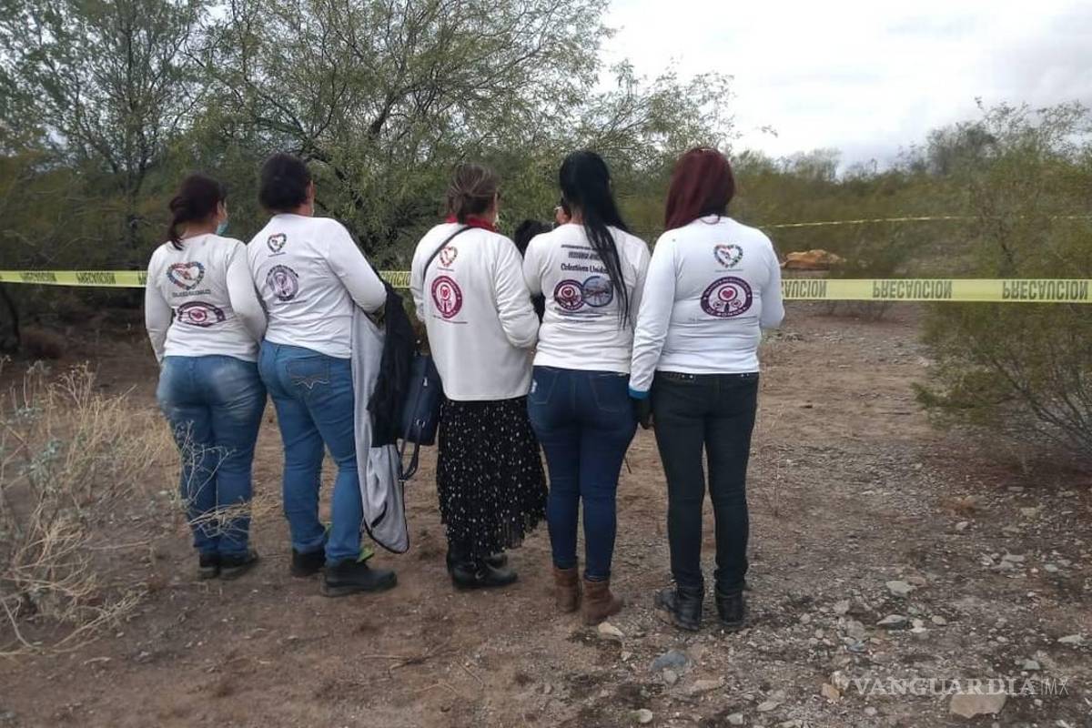 Rastreadoras encuentran osamentas de 18 personas en fosas clandestinas en Sonora