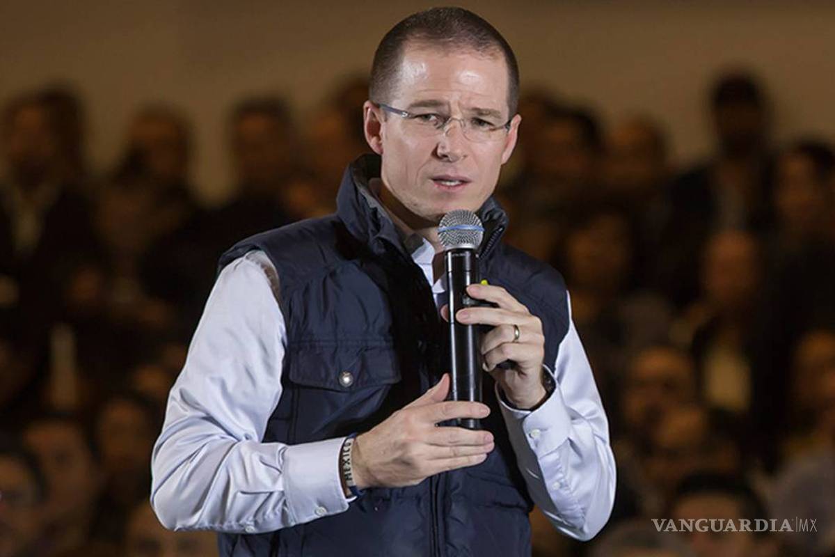 Anaya demanda formalmente a Emilio Lozoya por daño moral