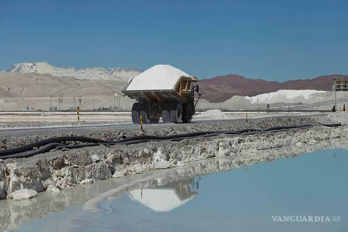 Gobierno cancela a empresa china concesión del yacimiento de litio más grande del país