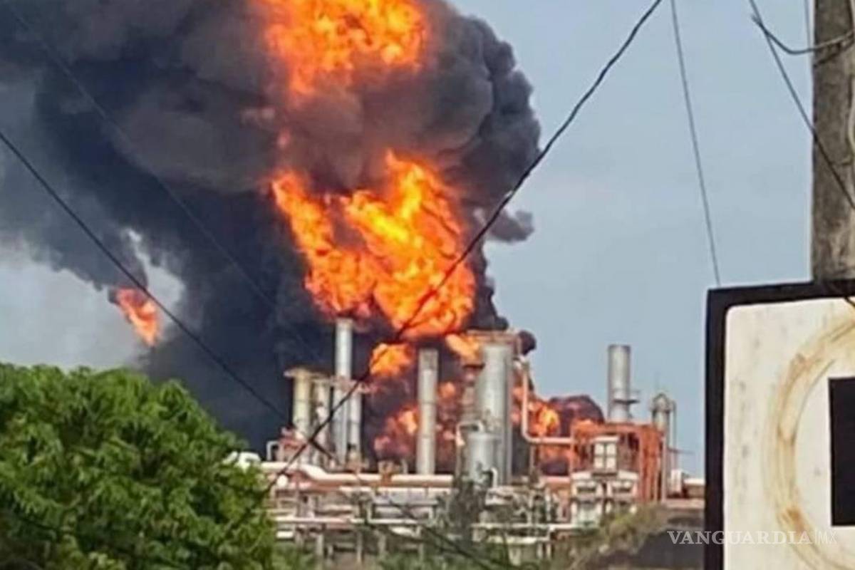 Mueren dos trabajadores tras incendio en refinería de Pemex en Minatitlán, Veracruz