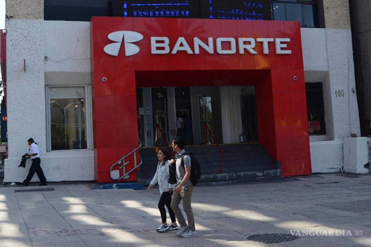 Cuentahabiantes de Banorte en Saltillo denuncian saqueos de hasta 200 mil pesos de sus tarjetas