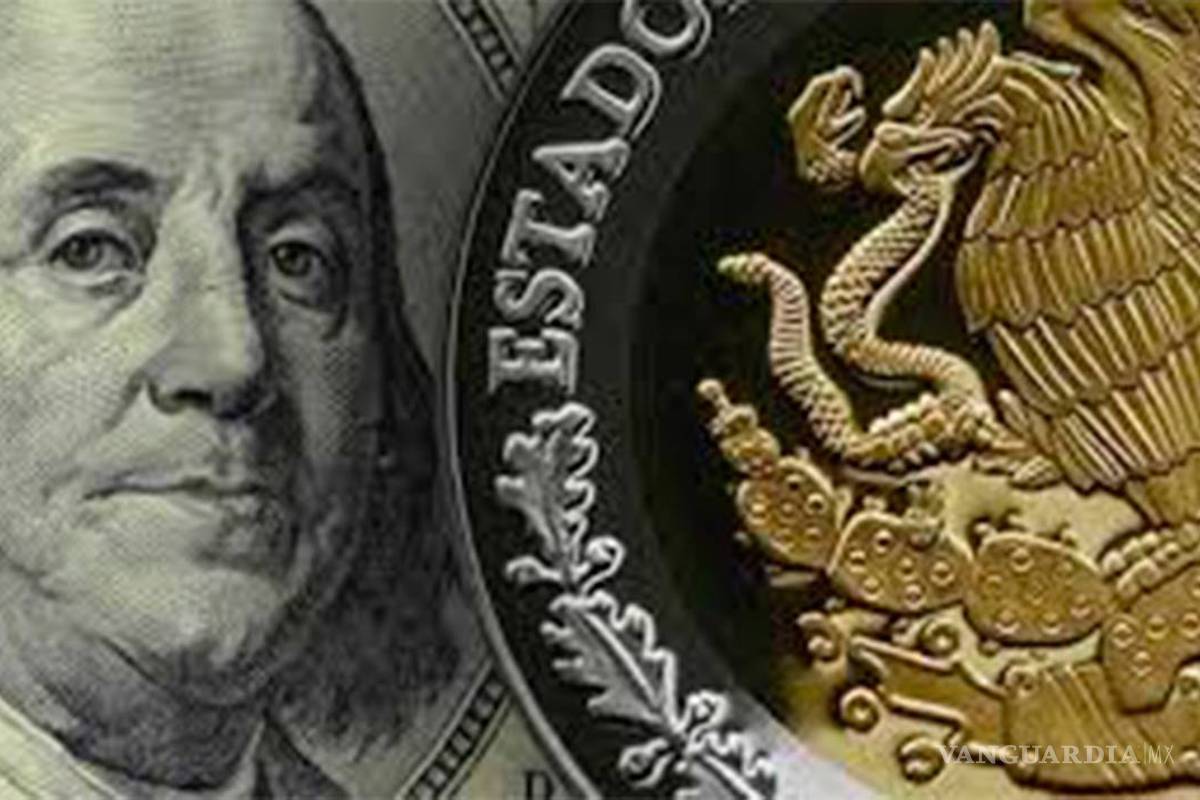 Peso cae presionado por fortaleza del dólar y caída en los precios del petróleo