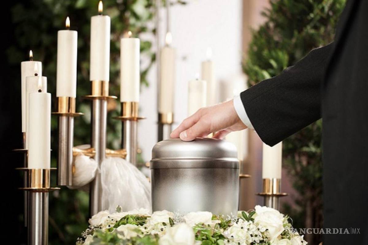 Las cenizas de los muertos no deben exhibirse, ni lanzarse al mar: Iglesia