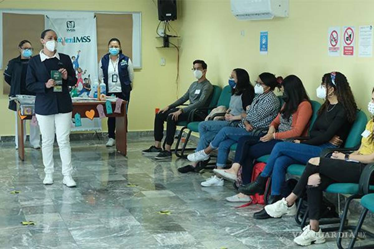 $!El personal de Trabajo Social, Planificación Familiar y Medicina Preventiva brinda información y herramientas sobre salud sexual.