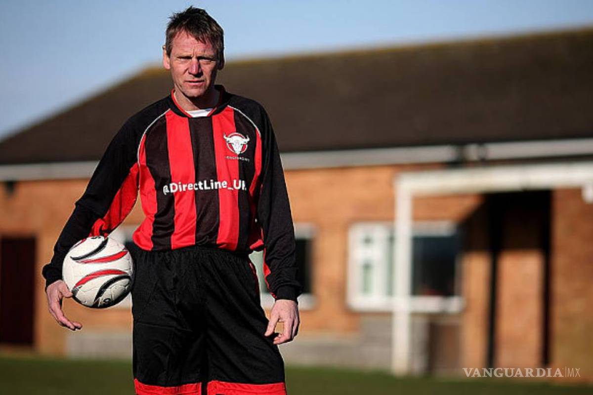 Ex futbolista profesional Stuart Pearce vuelve a jugar con 53 años