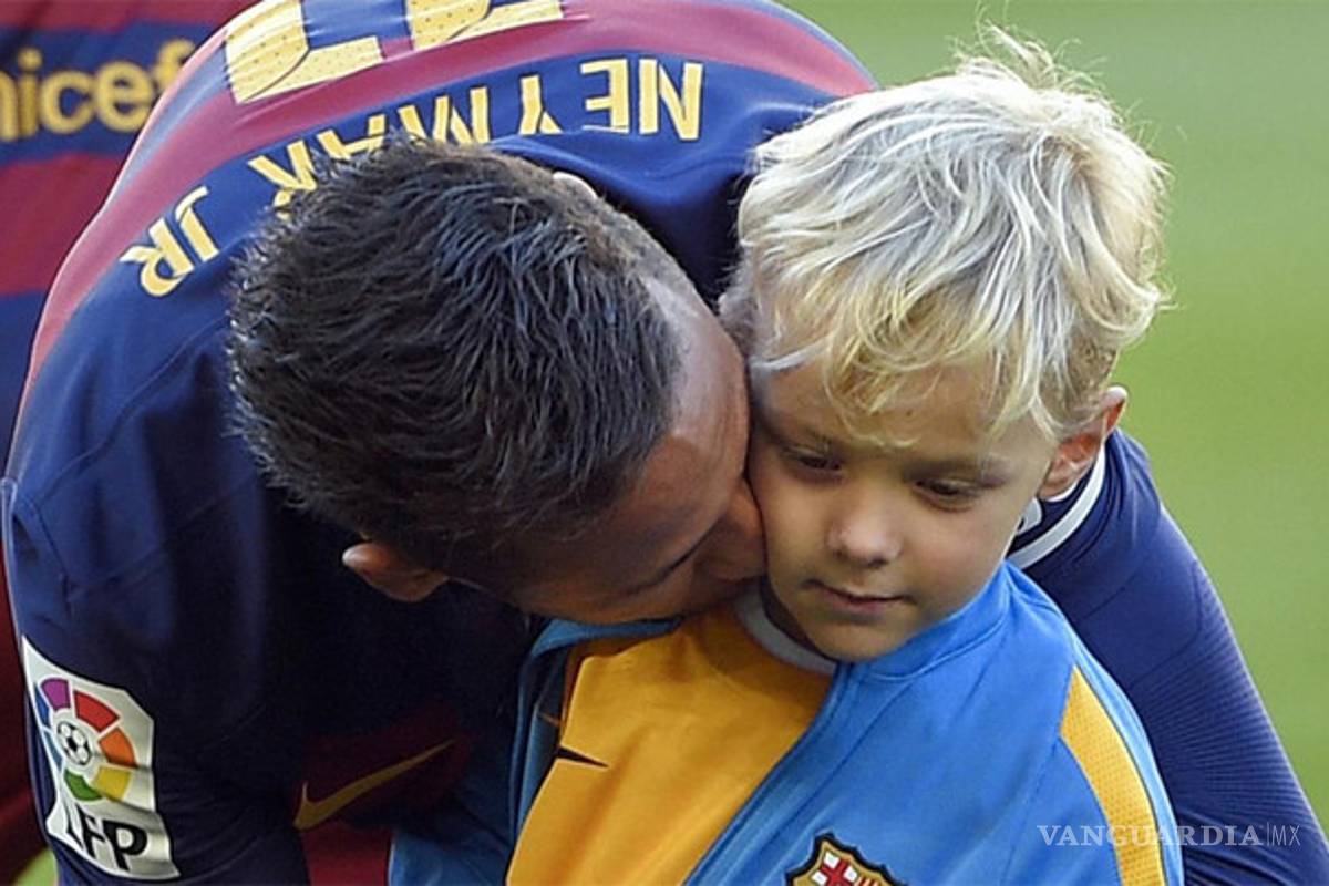 Justicia condena a Neymar a pagar 14 mil dólares a médico que atendió parto de su hijo en 2011