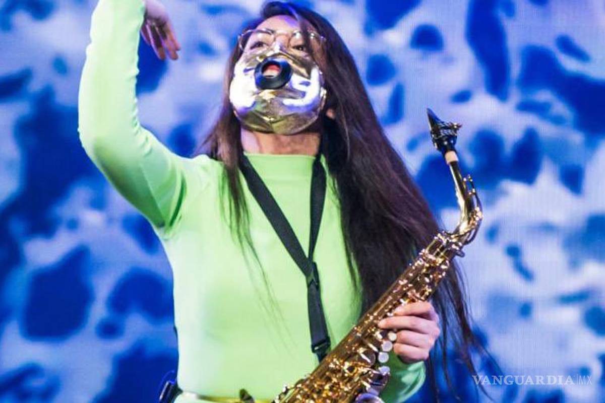 Maldita Vecindad exige protección para saxofonista María Elena Ríos: ‘su agresor la vigila’