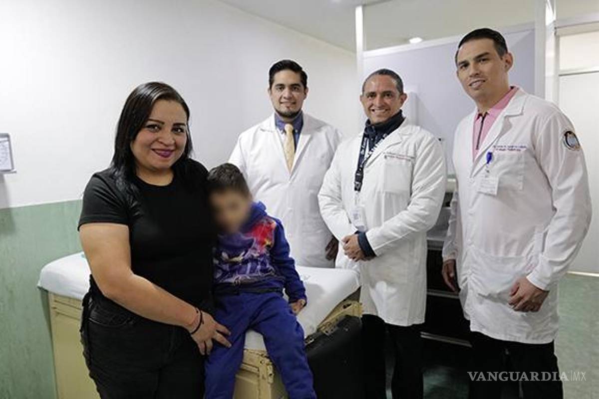 Reconstruyen sistema urogenital de niño de Torreón tras un complejo proceso quirúrgico en la CDMX