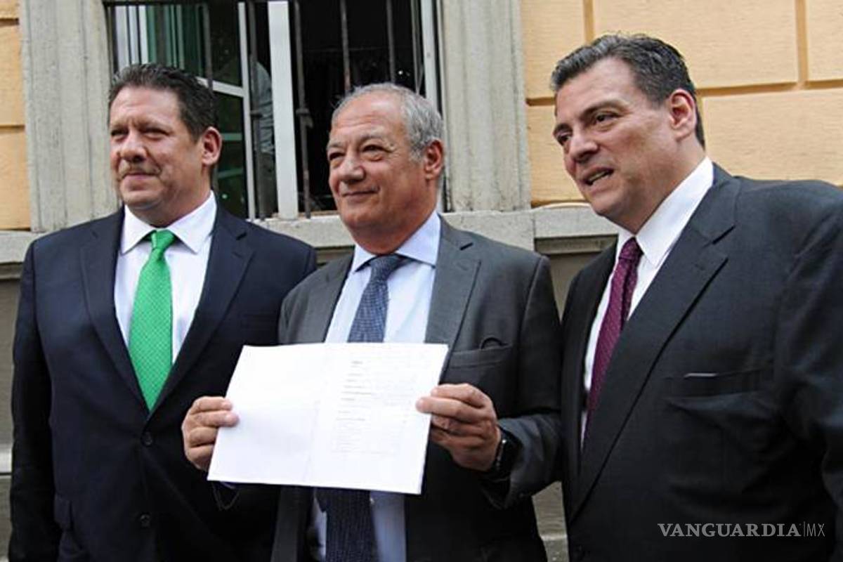 AMLO y Fundación creada por el Papa acuerdan trabajar por jóvenes