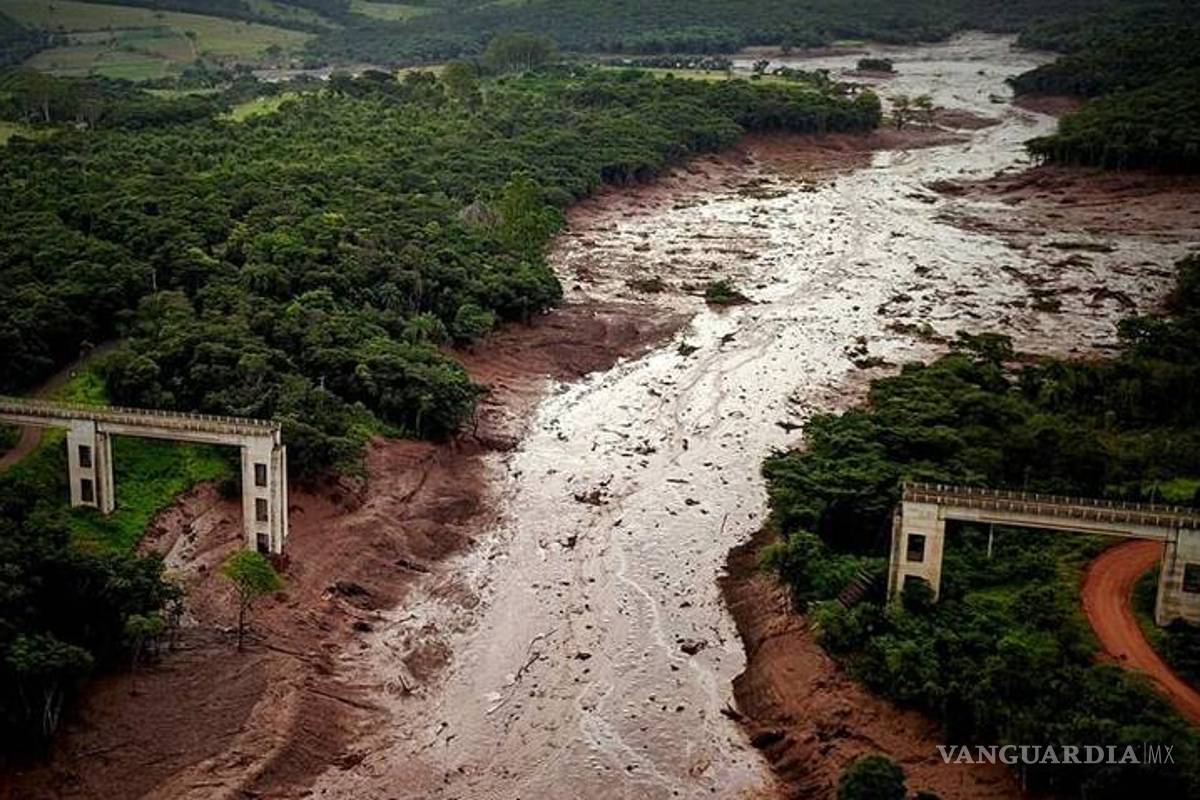 Ya van 34 muertos por ruptura de presa en Brasil; multan a empresa