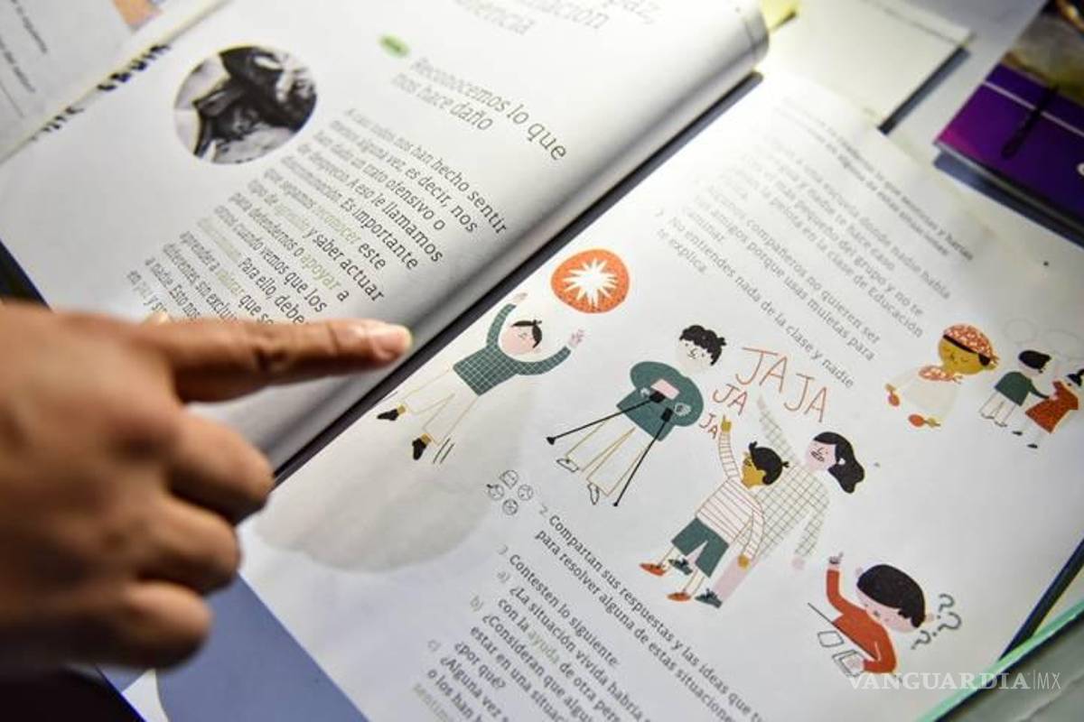 SEP reconoce errores en libros de texto; Marx Arriaga asegura que hubo más en el sexenio de Peña Nieto