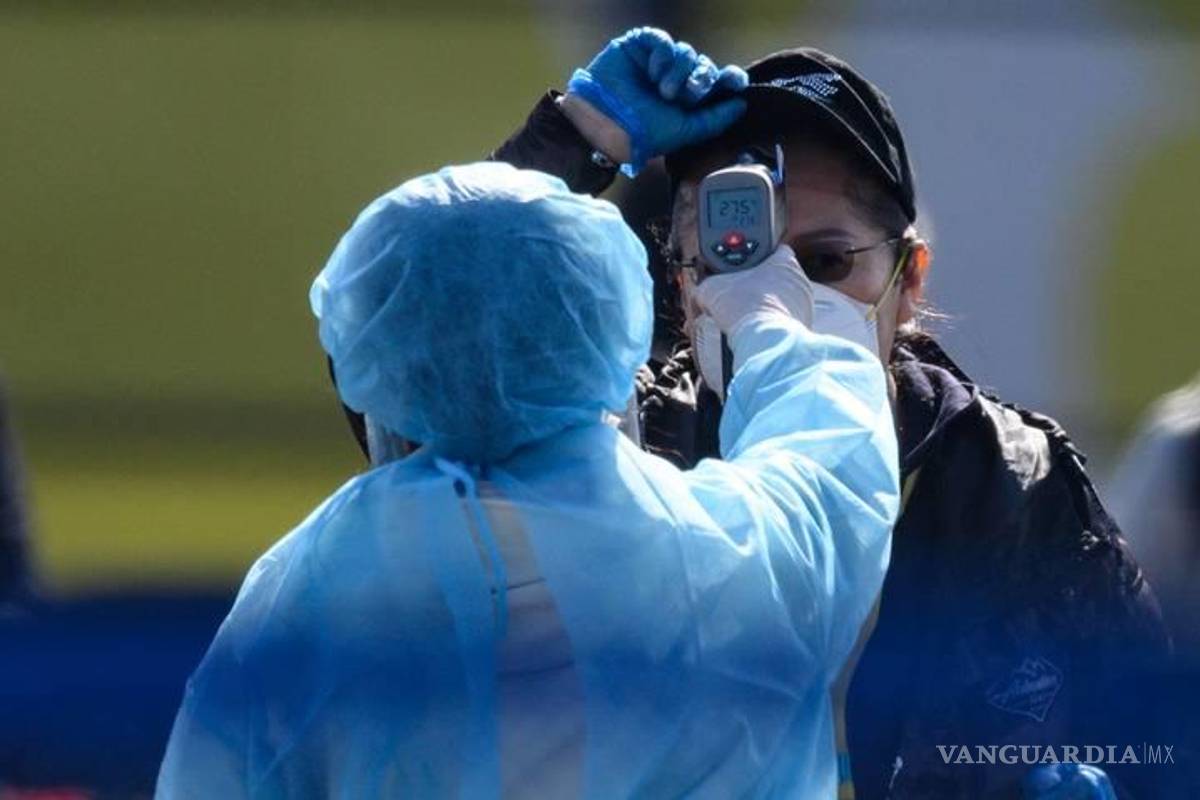 Liberan a paciente con coronavirus por error y se pasea en ‘mall’ de Texas