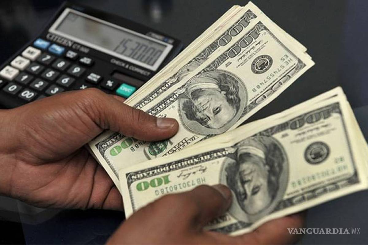 ‘Barre’ dólar al peso, se vende hasta en 19.76 pesos en bancos de la CDMX