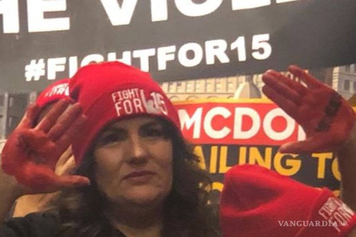 $!Protestan trabajadores de McDonalds en Chicago contra violencia que viven en tiendas