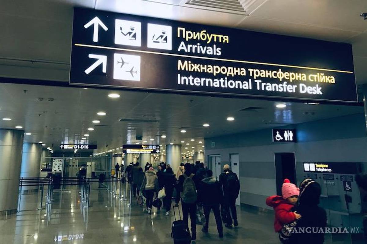 EU aconseja abandonar ‘inmediatamente’ Rusia; Unión Europea cerrará su espacio aéreo a unidades rusas