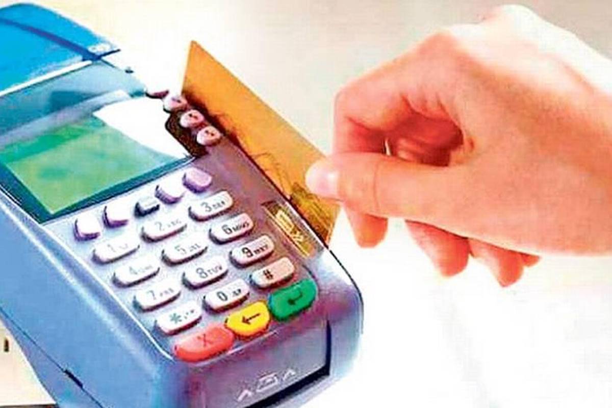 Ante crisis económica, recurren al ‘tarjetazo’ o a préstamos para completar los útiles escolares