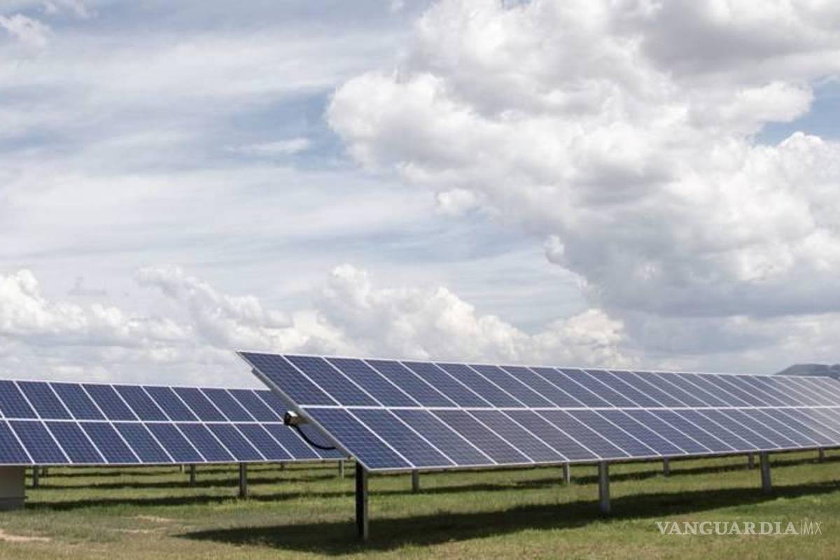 CRE emitirá regulaciones que afectarán rentabilidad de instalación de paneles solares en empresas