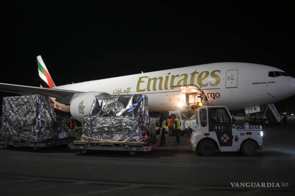 Arriban a México 648 mil dosis de la vacuna Sputnik V contra el COVID-19