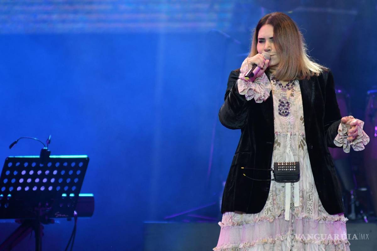 Tania Libertad clausura el Festival Cervantino con homenaje a Armando Manzanero