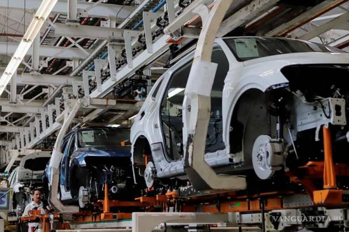 Industria automotriz deja sin empleo a 71 mil personas