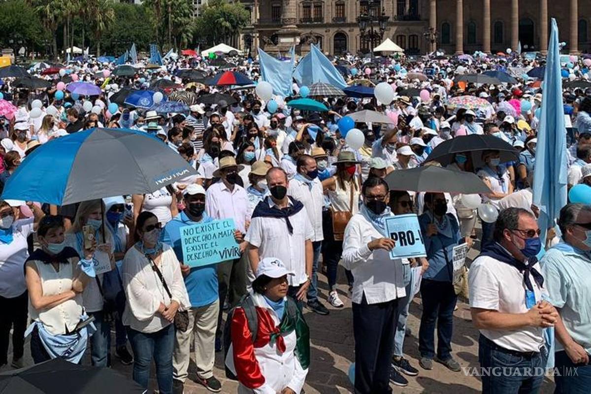 Miles se manifiestan en la Macroplaza de Monterrey contra la despenalización del aborto