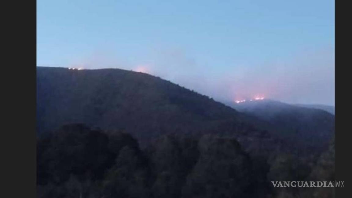 $!El incendio se había extendido la mañana de este sábado.