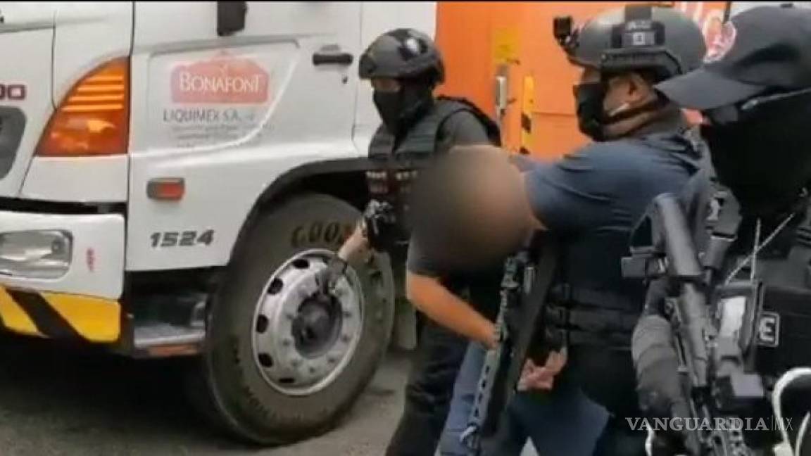 Cuatro agentes de la FGR detenidos por robo con violencia