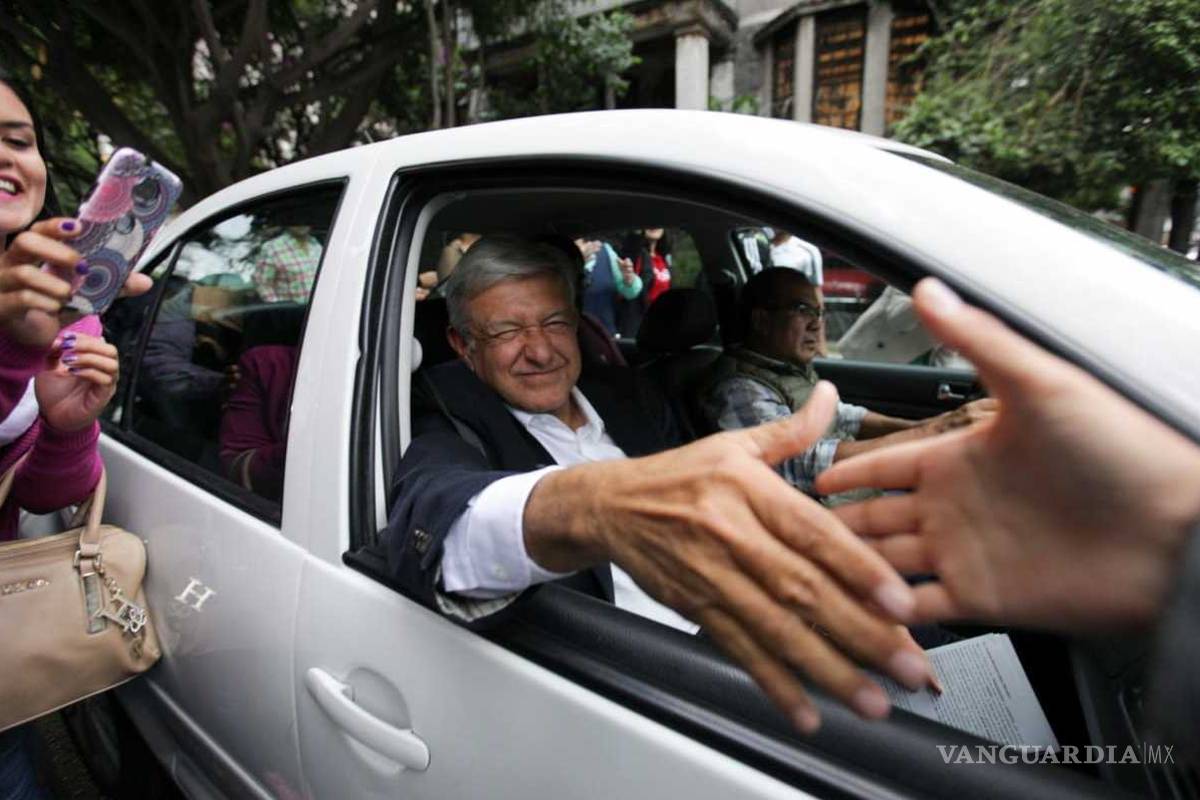 Fanático religioso advierte a AMLO que trabajar en sábado... ¡puede provocar sismos! (video)