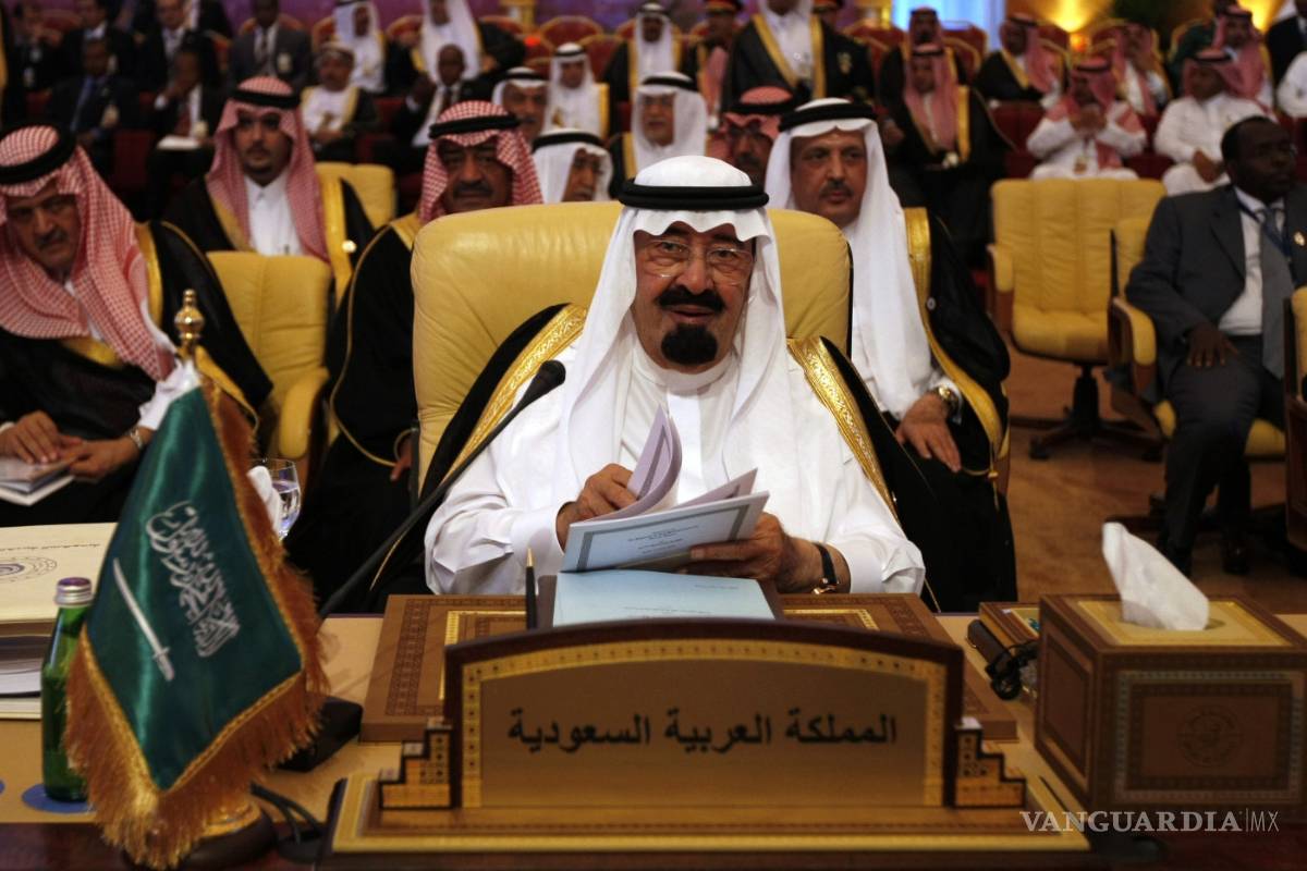 El rey saudí agradece a Trump por el bombardeo contra Siria