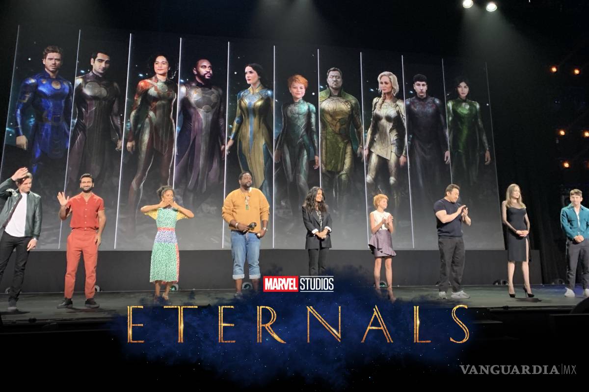 Salma Hayek junta al elenco de &quot;The Eternals&quot; para mandar saludo navideño