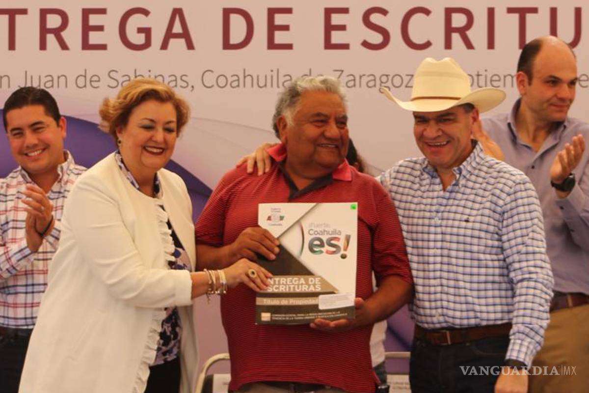 Da Riquelme 304 escrituras en la Región Carbonífera