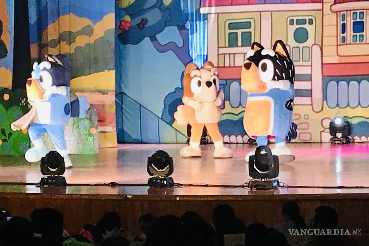 ¡Fascinan y divierten a los niños! Cumple ‘Bluey’ con sus fans en su visita a Saltillo