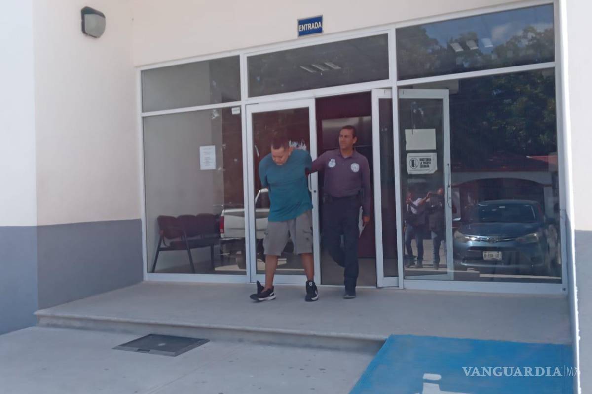 $!Agentes ministeriales trasladaron a “El Quico” al penal de Saltillo bajo fuerte custodia.