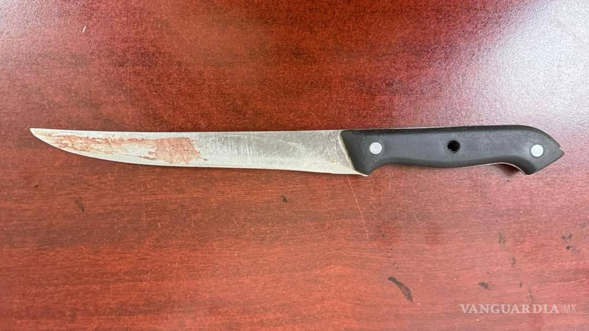 Hombre sale del hospital y agrede con arma blanca a su papá, en Nuevo León