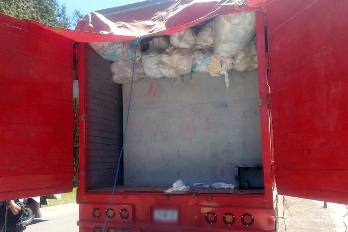 Encuentran huachicol escondido entre pañales