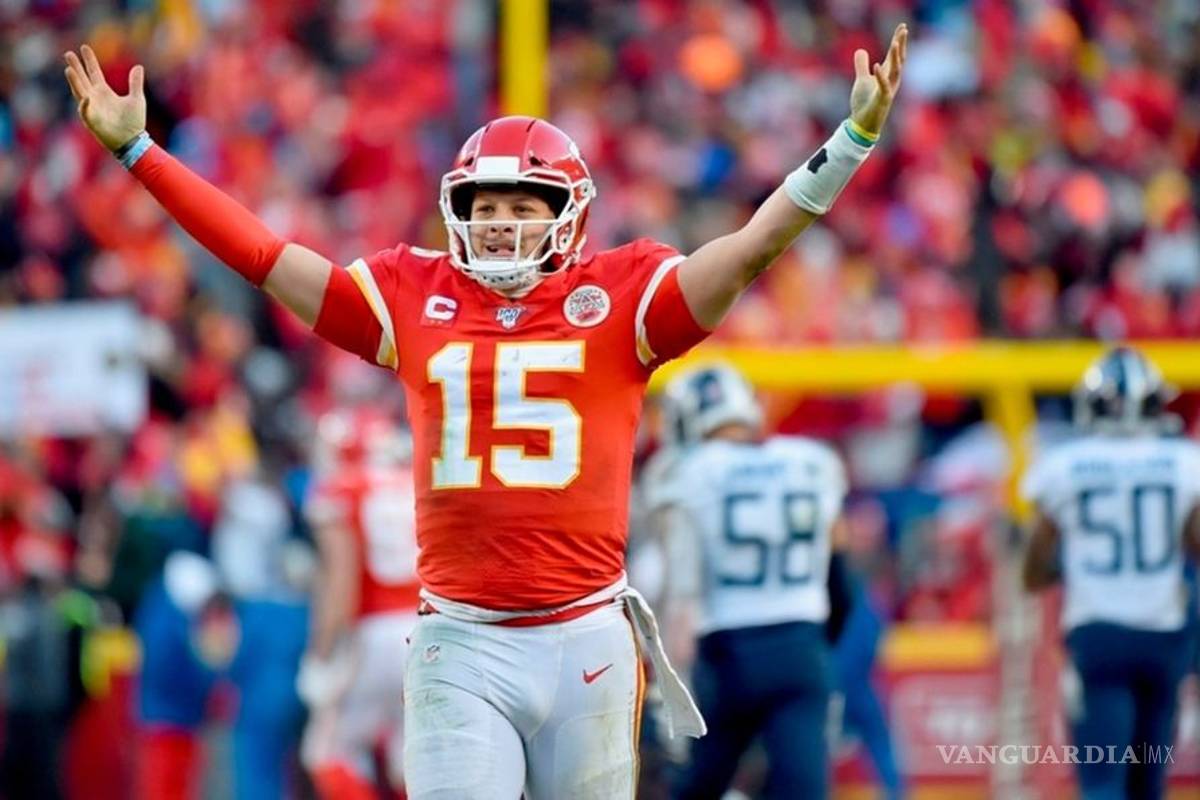 Patrick Mahomes anuncia el nacimiento de su bebé