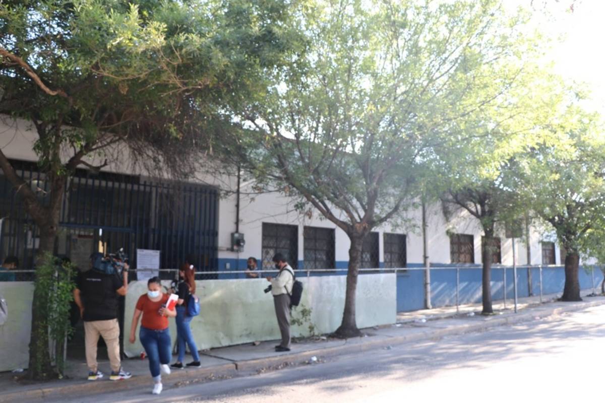 Detectan caso de COVID-19 tras regreso a clases en NL