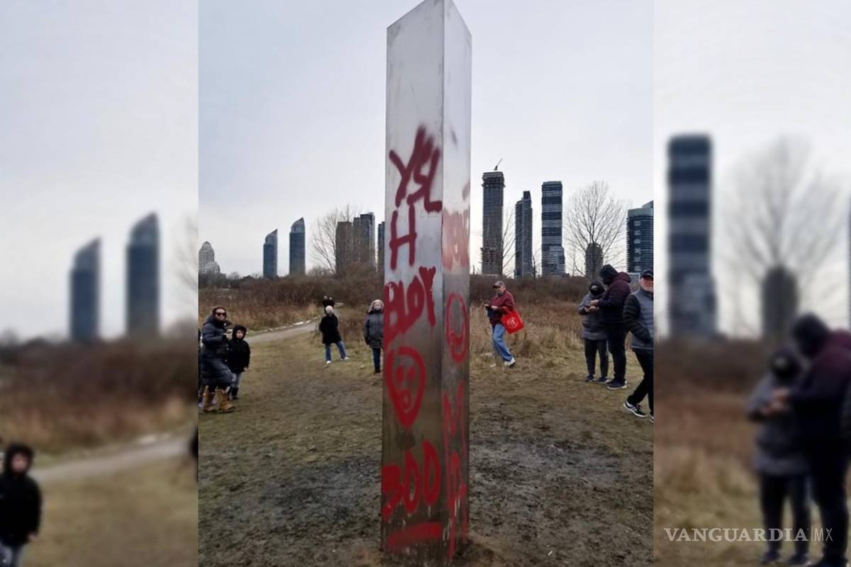 Aparece primer monolito del 2021 en Canadá y lo vandalizan