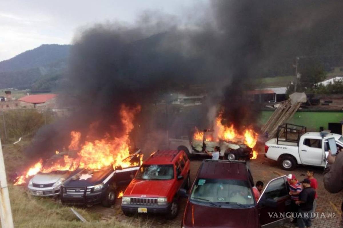Queman autos en Cherán por asesinato de joven