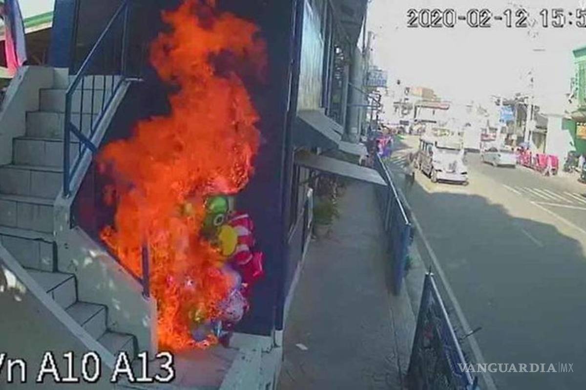 'Broma' de niños deja a vendedor de globos envuelto en llamas