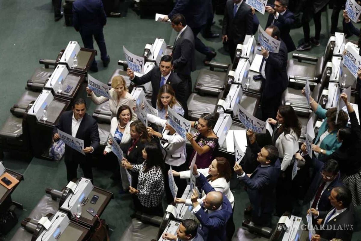 PAN protagoniza la primera protesta de la 64 Legislatura en San Lázaro