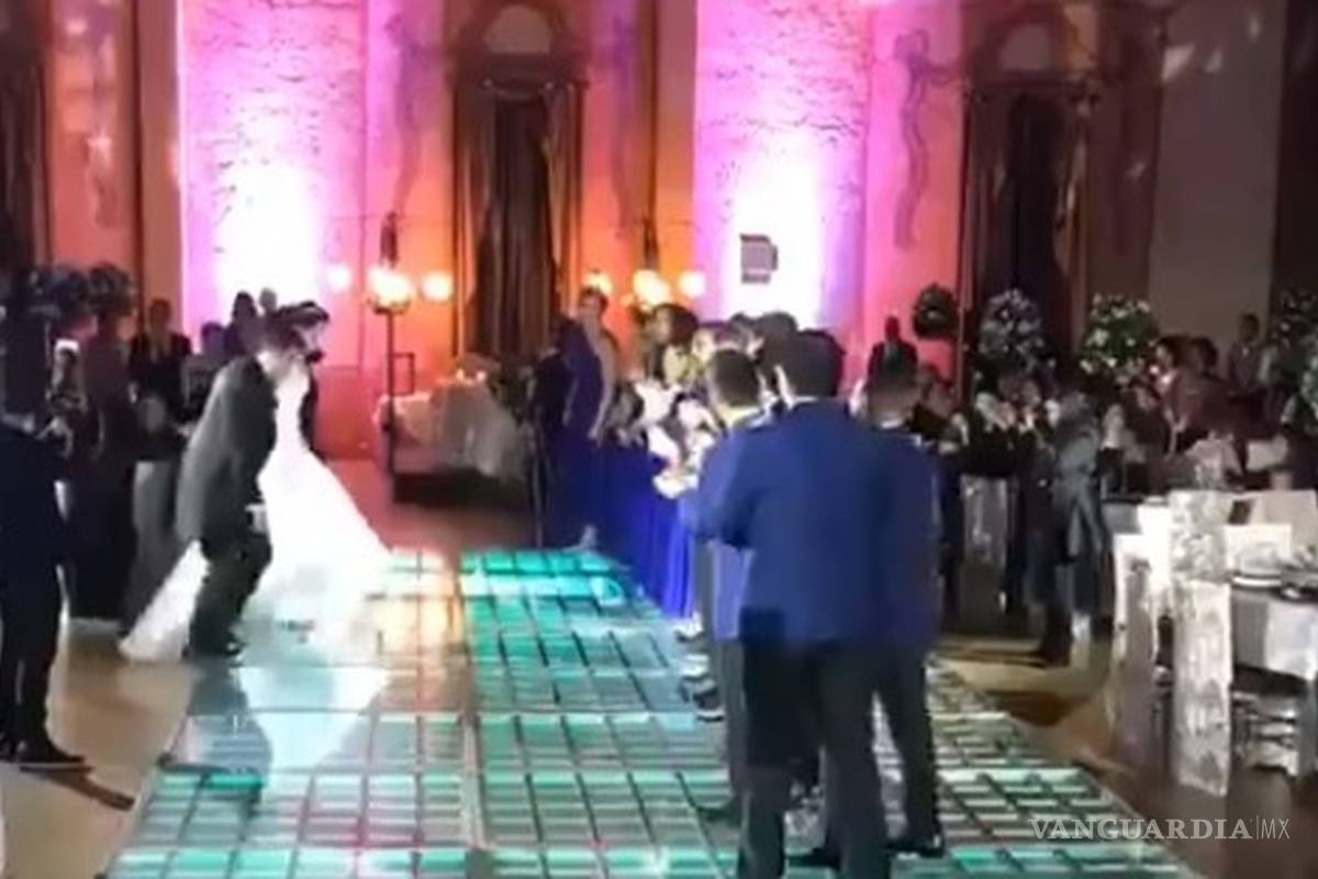 Boda se hace viral por entrar con el himno de la Liga MX