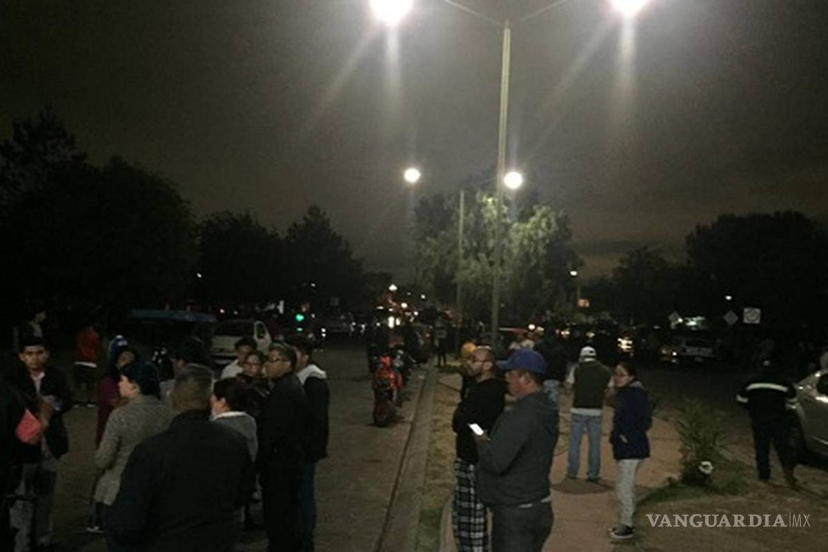 Por toma clandestina en ductos de Pemex, desalojan a mil personas en Acoman