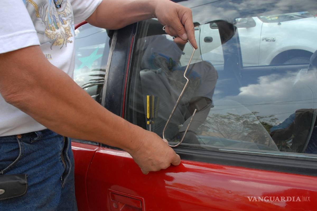 Recuperan vehículo con reporte de robo