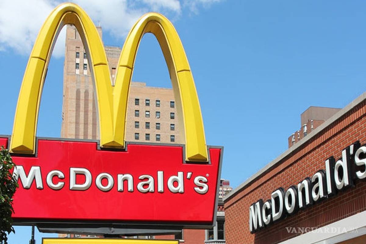 Coronavirus le pega a McDonald's, se hunden 67% ante la pandemia; cerrarán 200 restaurantes en EU