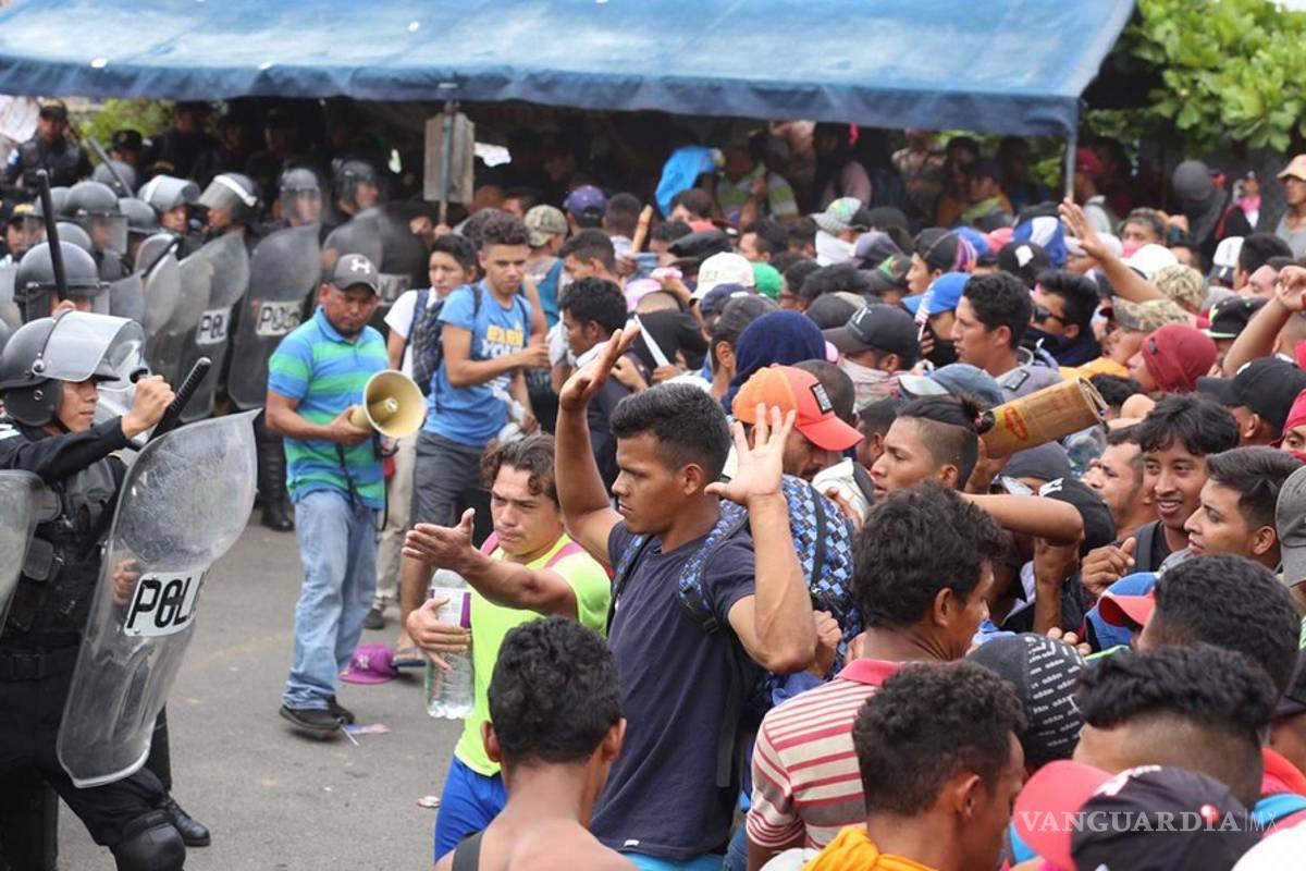 Choque entre migrantes y policía guatemalteca deja 9 heridos