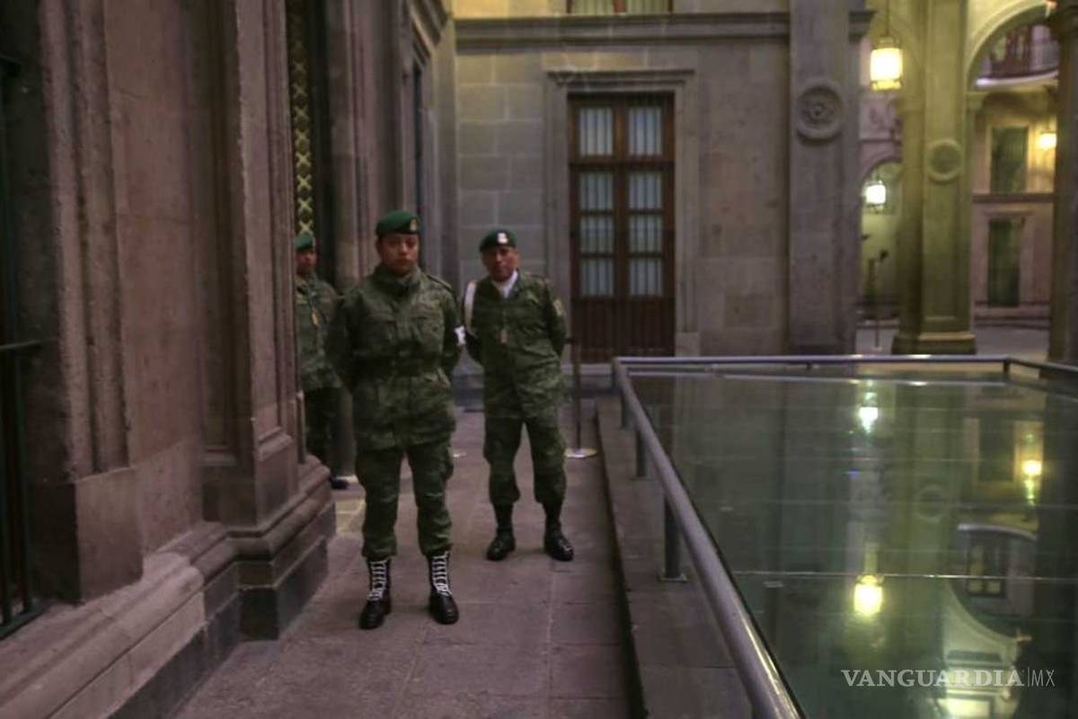 Ejército protege acceso a conferencia de AMLO, tras infiltrados